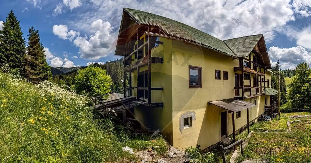 Casă individuală de vânzare cu 20 camere, mobilată în Câmpulung Moldovenesc