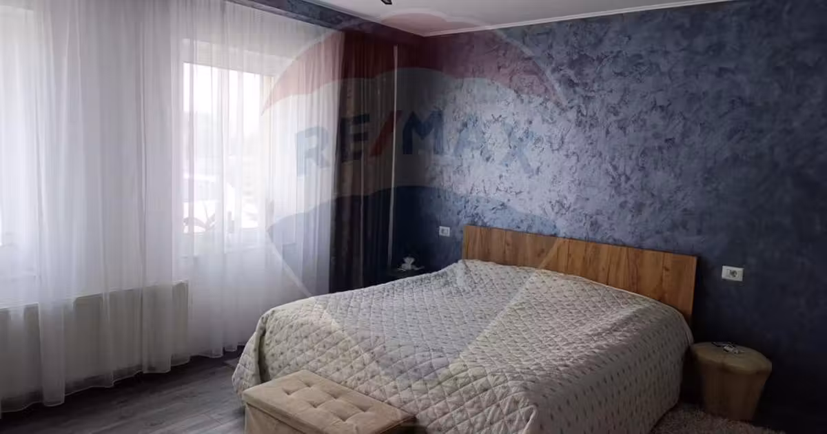Casă individuală de vânzare cu 5 camere în Rădăuți