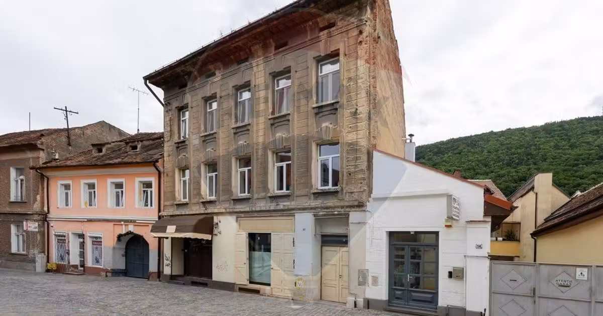 Apartament de vânzare cu 3 camere, mobilat în zona Centrul Istoric, Brașov