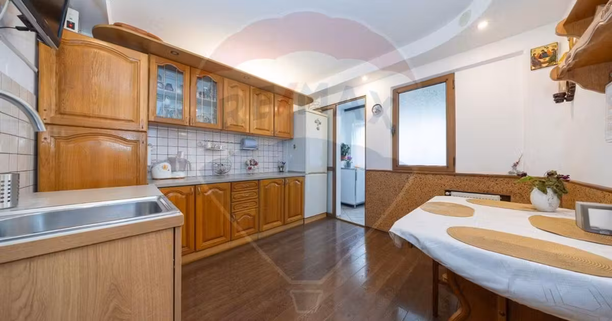 Apartament de vânzare cu 3 camere, mobilat în zona Astra, Brașov
