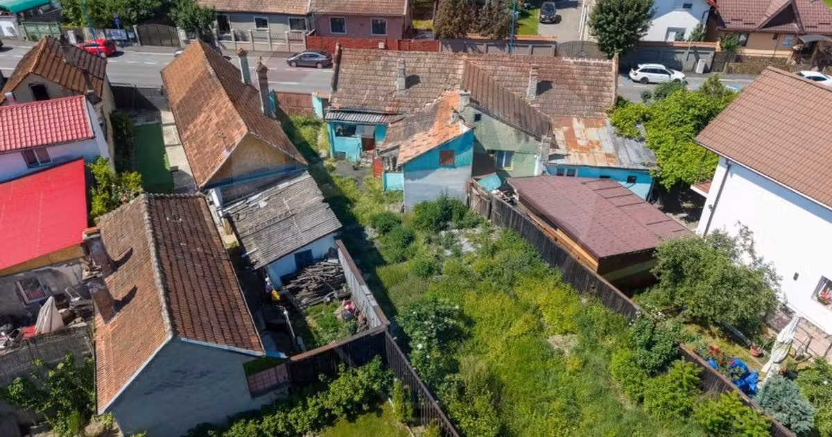 Casă individuală de vânzare cu 2 camere în zona Bartolomeu, Brașov