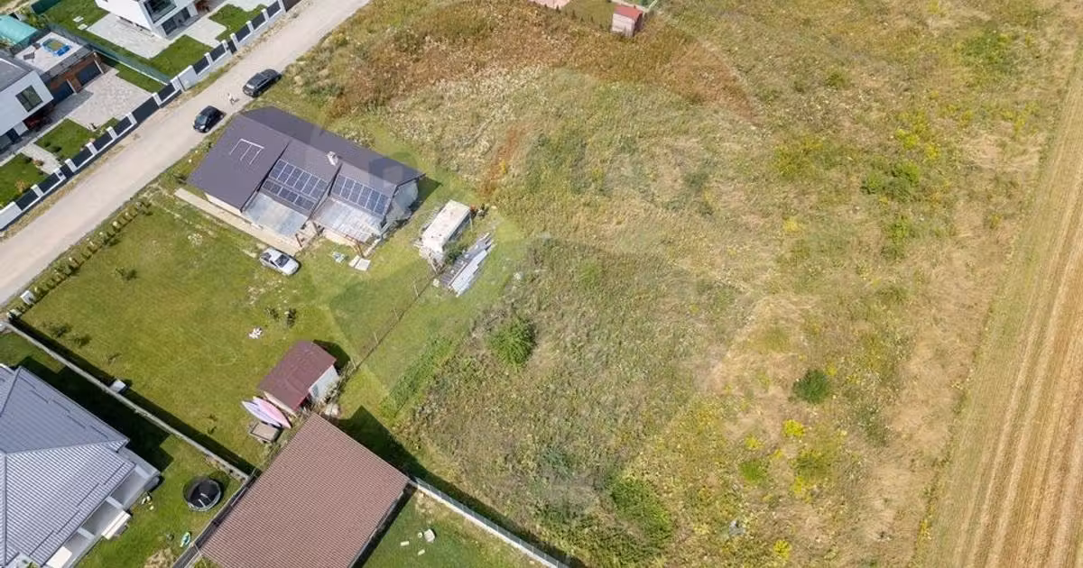Teren Construcții intravilan de vânzare de 1173 mp, în Cristian