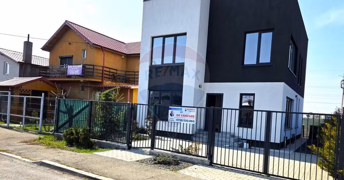 Casă individuală de vânzare cu 4 camere în zona Micro 14, Buzău