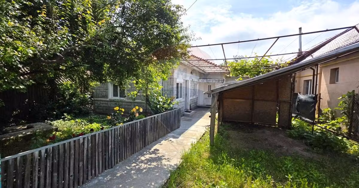 Casă individuală de vânzare cu 4 camere, mobilată în Potoceni