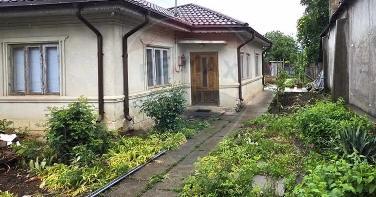 Casă individuală de vânzare cu 3 camere în Râmnicu Sărat