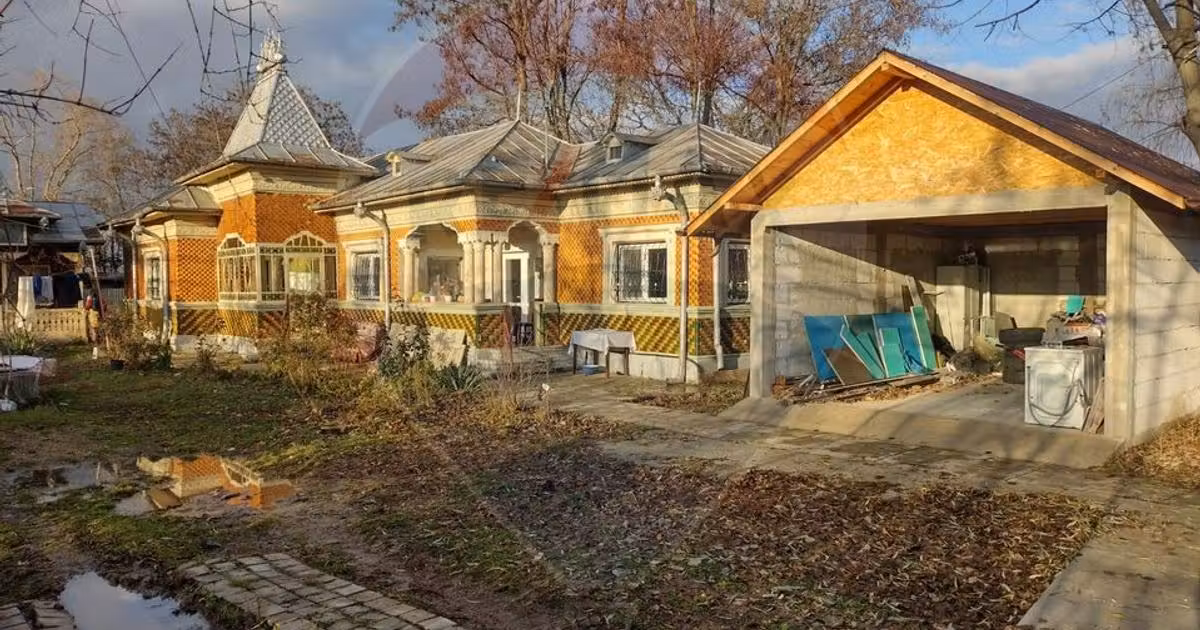 Casă individuală de vânzare cu 6 camere în zona Central, Târgoviște