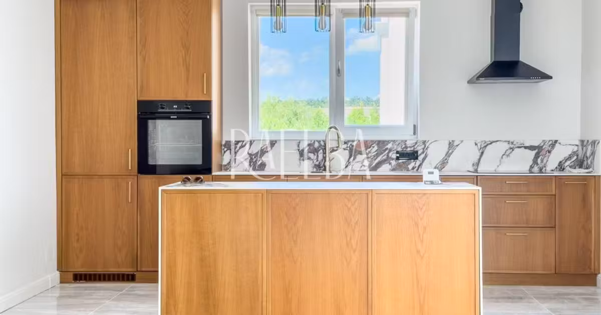 Apartament de vânzare cu 3 camere, mobilat în Corbeanca