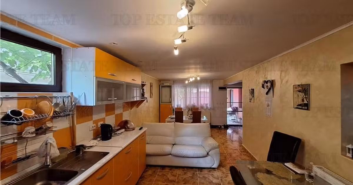 Casă individuală de vânzare cu 5 camere în zona Central, Brăila