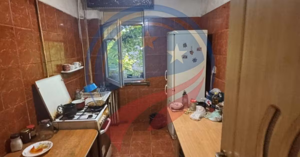 Apartament de vânzare cu 3 camere în zona Calea București, Craiova