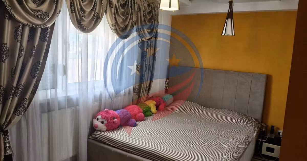 Apartament de vânzare cu 3 camere, mobilat în zona Rovine, Craiova