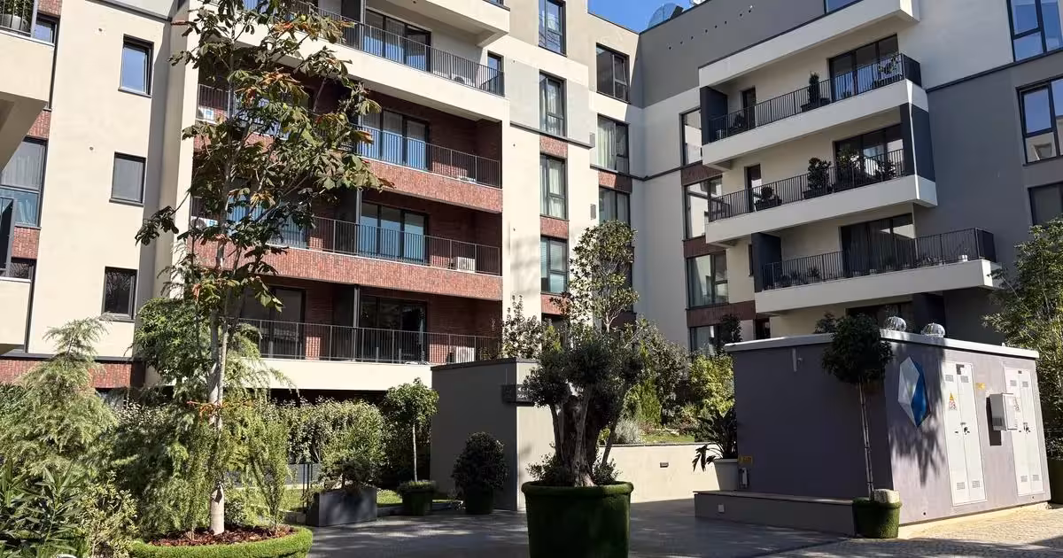 Apartament de vânzare cu 3 camere în zona Barbu Văcărescu, Sector 2