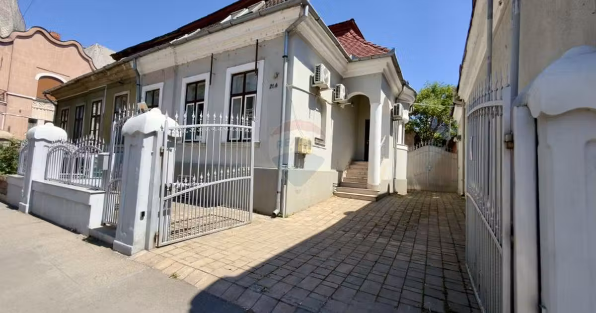Spațiu comercial de vânzare de 200 mp, în zona Ultracentral, Oradea