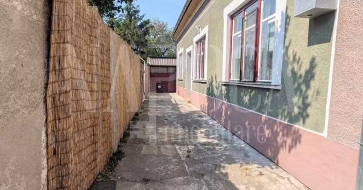 Casă individuală de vânzare cu 2 camere în zona Valenta, Oradea
