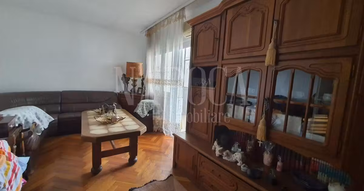 Apartament de vânzare cu 3 camere, mobilat în zona Dacia, Oradea