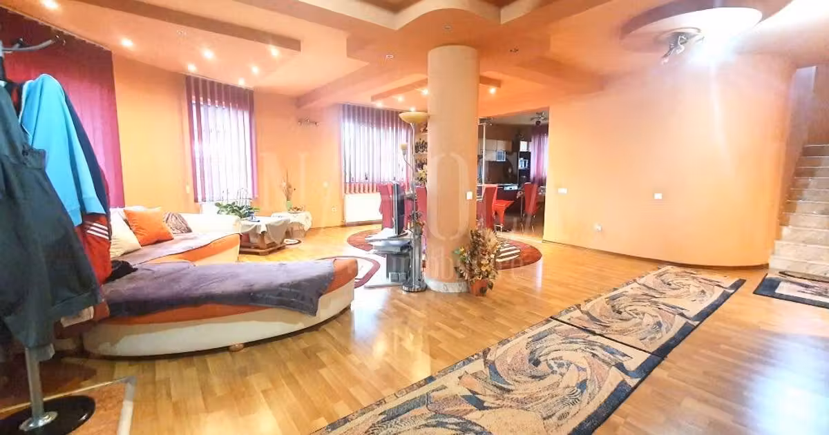 Casă individuală de vânzare cu 5 camere în zona Nufărul, Oradea