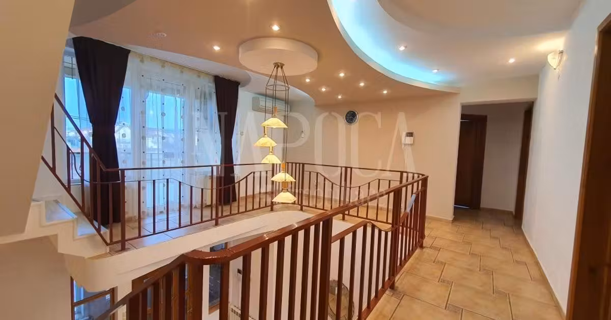 Casă individuală de vânzare cu 12 camere în zona Oncea, Oradea