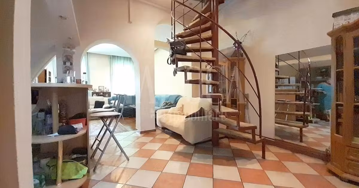 Apartament de vânzare cu 3 camere în zona Central, Oradea