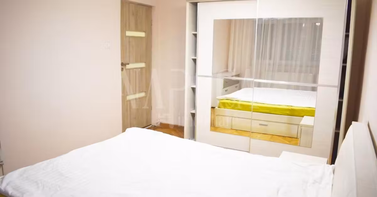Apartament de vânzare cu 4 camere în zona Rogerius, Oradea