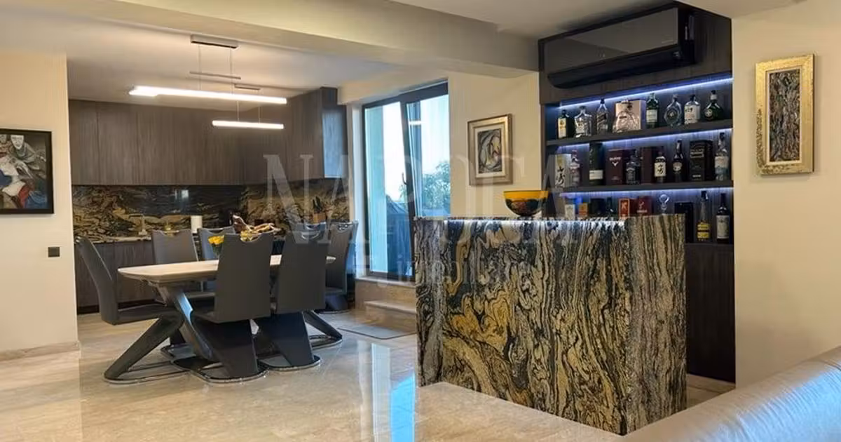 Penthouse de vânzare cu 3 camere în zona Nufărul, Oradea