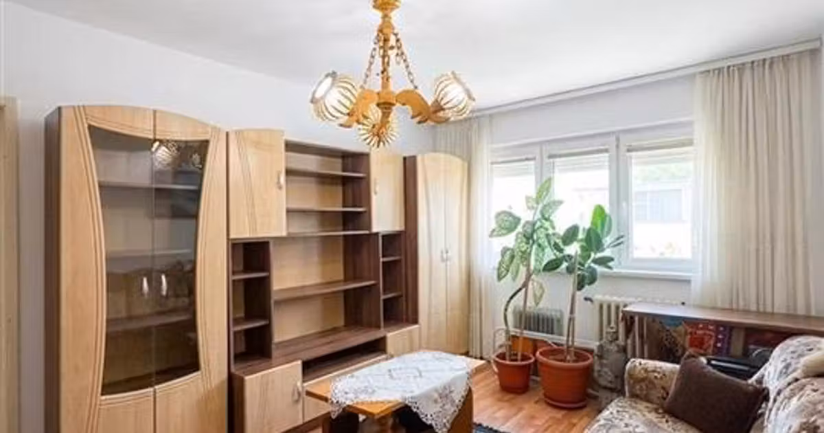 Apartament de vânzare cu 3 camere în zona Calea Aradului, Oradea