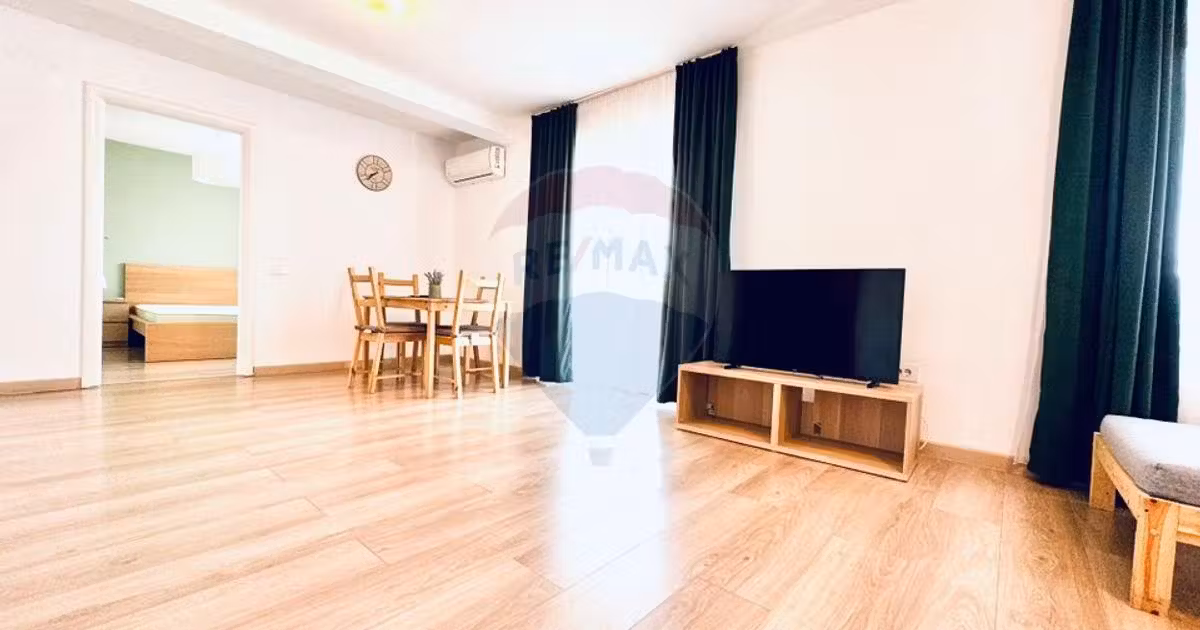 Apartament de vânzare cu 2 camere, mobilat în zona Central, Oradea