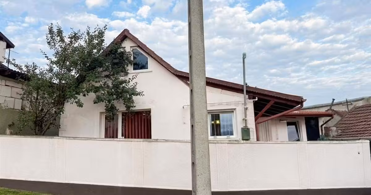 Casă de vânzare cu 3 camere în zona Oncea, Oradea