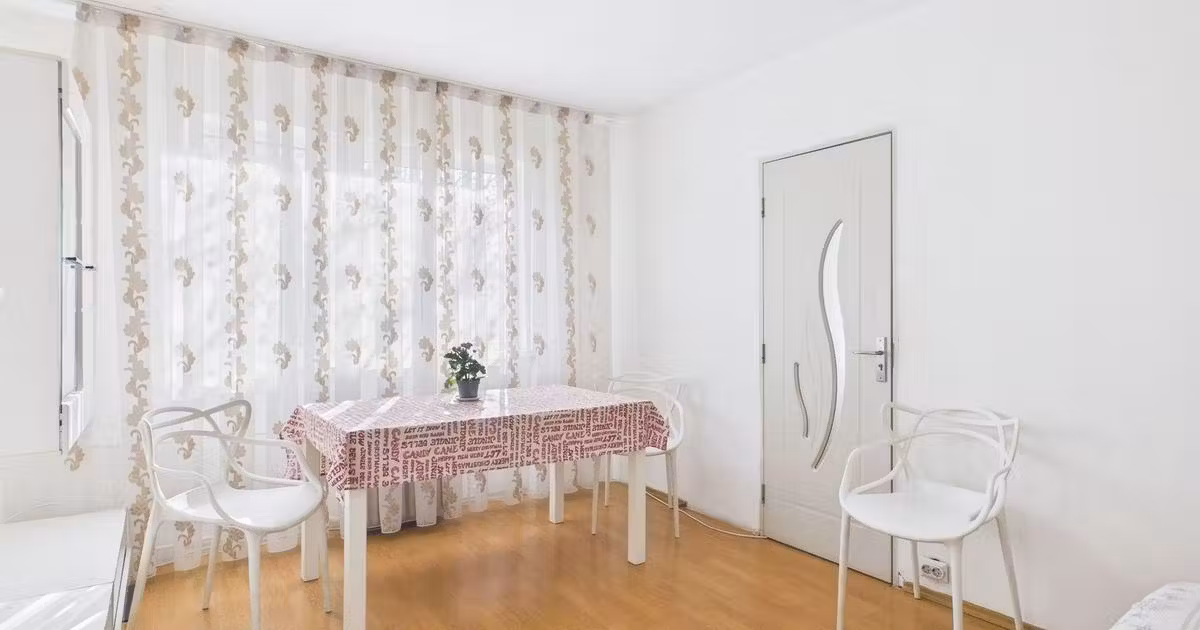 Apartament de vânzare cu 2 camere, mobilat în zona Calea Aradului, Oradea
