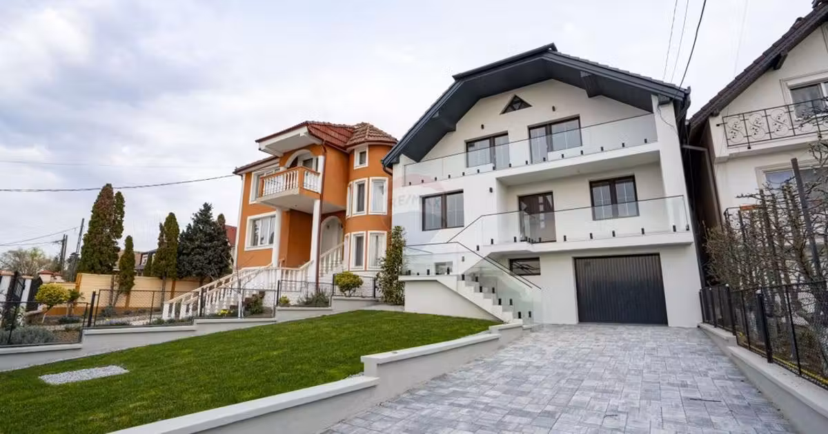 Casă de vânzare cu 9 camere în zona Central, Oradea