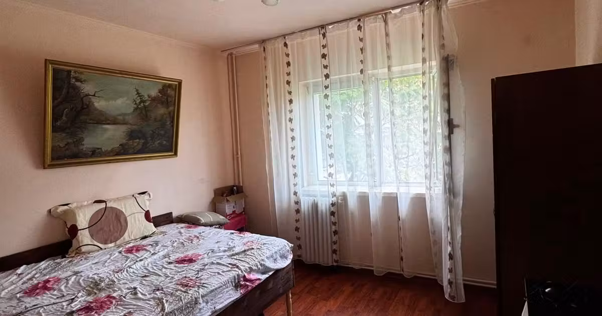 Apartament de vânzare cu 3 camere în zona Bd. Independenței, Iași