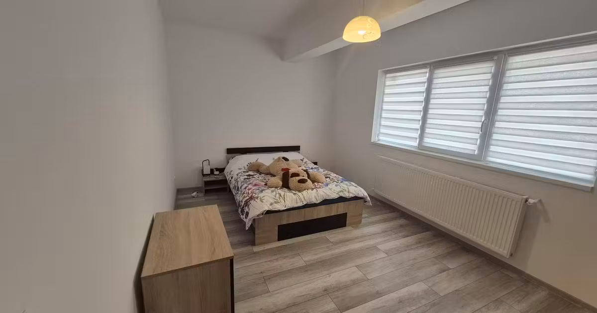 Apartament de vânzare cu 3 camere, mobilat în zona Păcurari, Iași