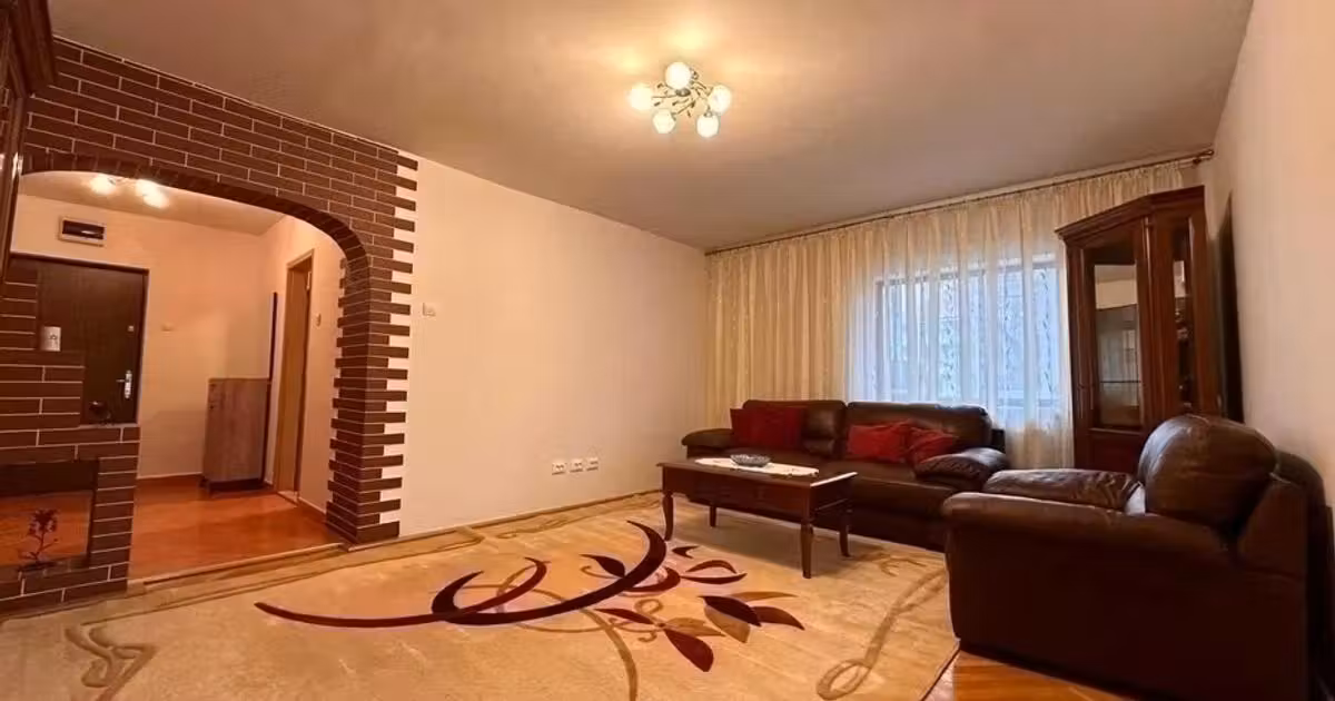 Apartament de vânzare cu 3 camere în zona Piața Unirii, Iași