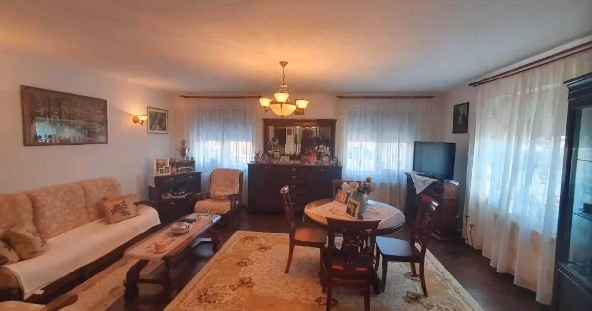 Casă individuală de vânzare cu 5 camere în zona Păcurari, Iași