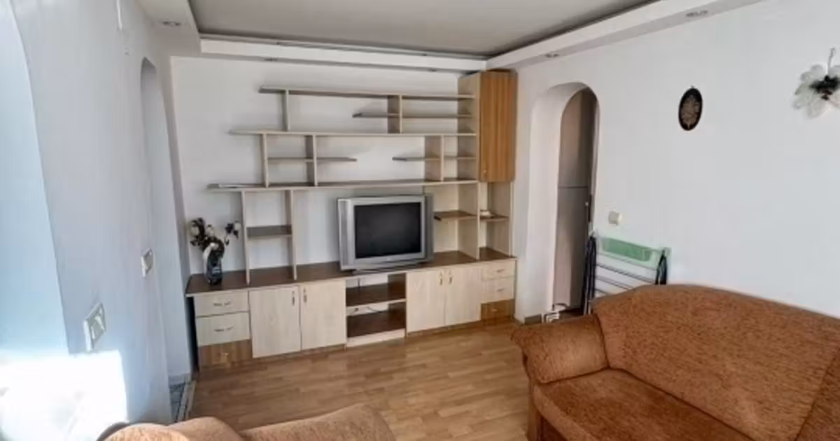 Apartament de vânzare cu 3 camere în zona Podu Roș, Iași