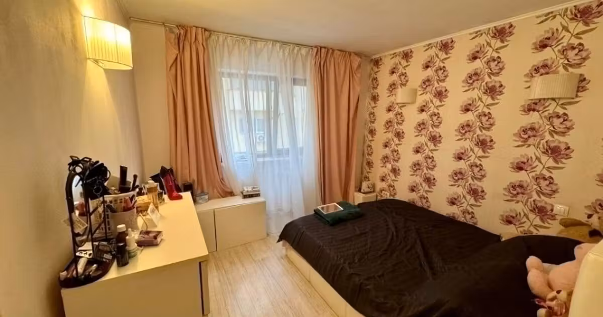 Apartament de vânzare cu 3 camere în zona Palat, Iași