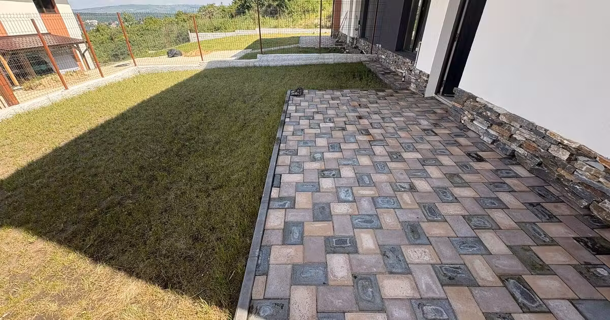 Casă de vânzare cu 3 camere în zona Cug, Iași
