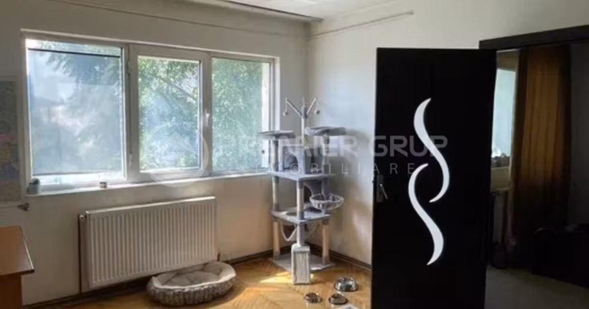 Apartament de vânzare cu 2 camere în zona Podu Roș, Iași