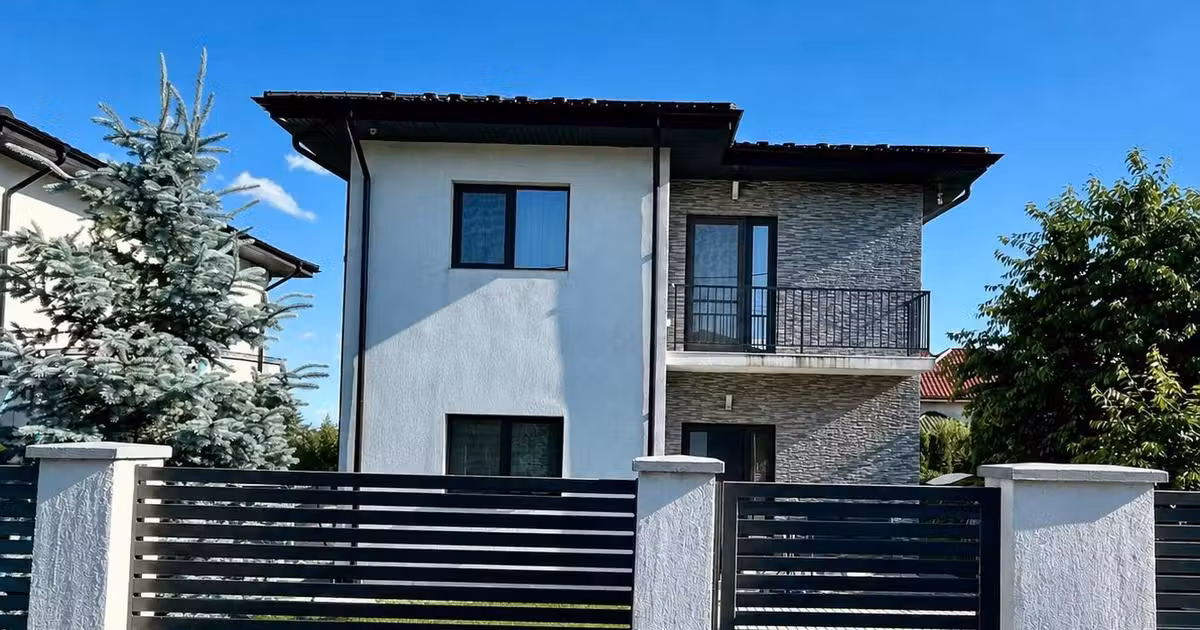 Casă individuală de vânzare cu 4 camere în zona Central, Iași