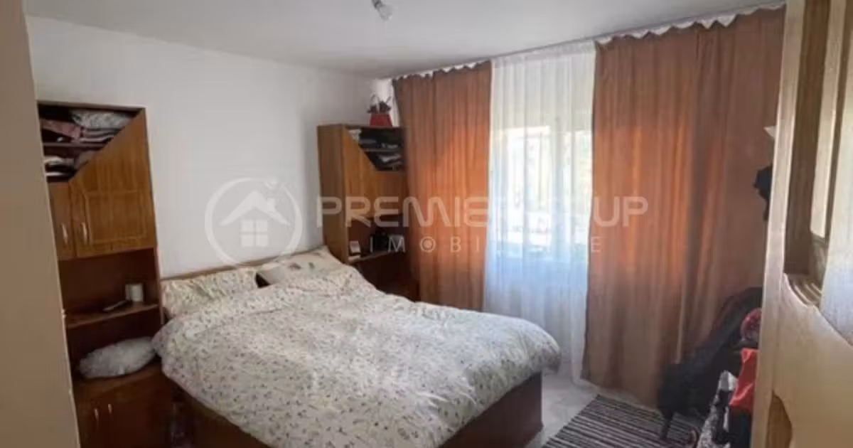 Apartament de vânzare cu 2 camere în zona Podu Roș, Iași