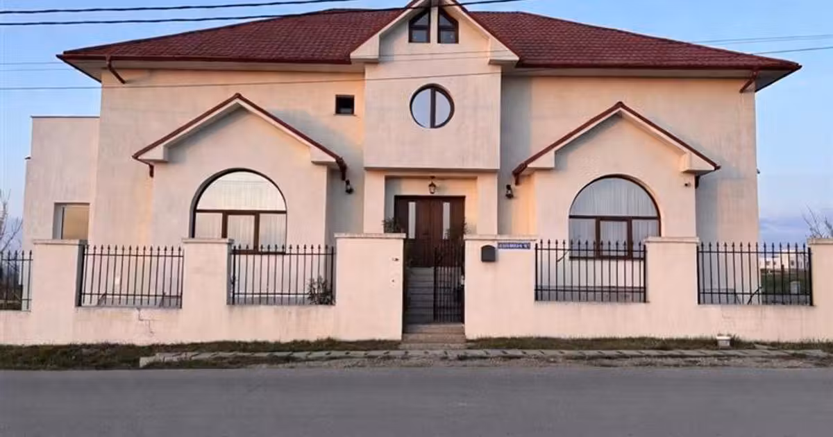 Casă individuală de vânzare cu 6 camere, mobilată în Cordău