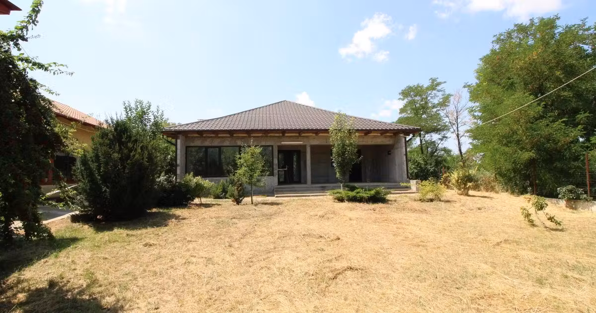 Casă individuală de vânzare cu 4 camere în Odaia Manolache