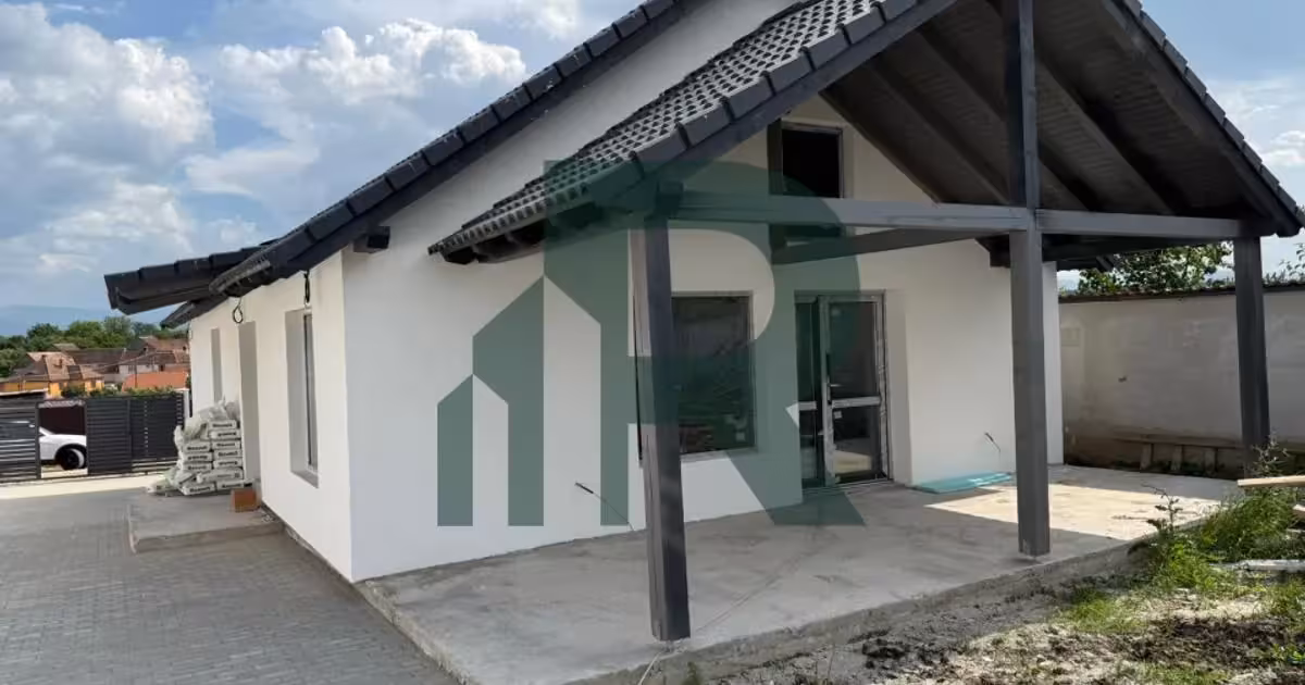 Casă individuală de vânzare cu 4 camere în Șura Mică