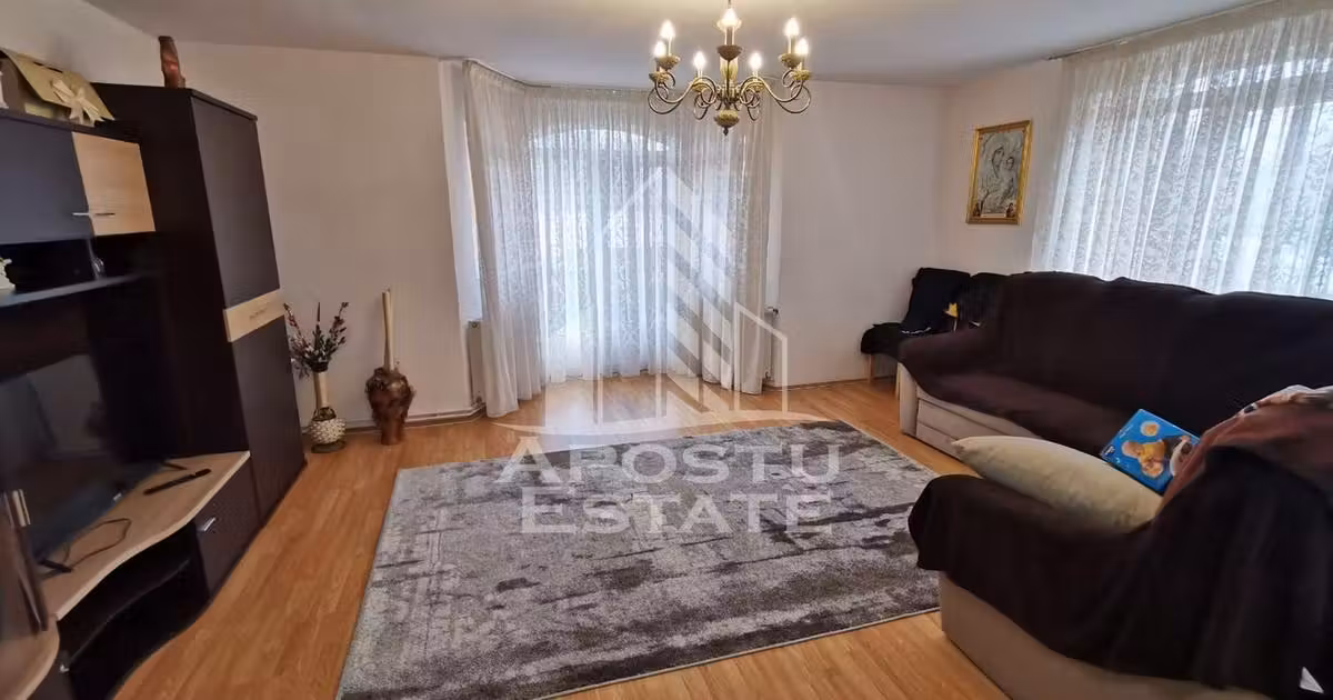 Casă individuală de vânzare cu 4 camere, mobilată în Sânmihaiu German