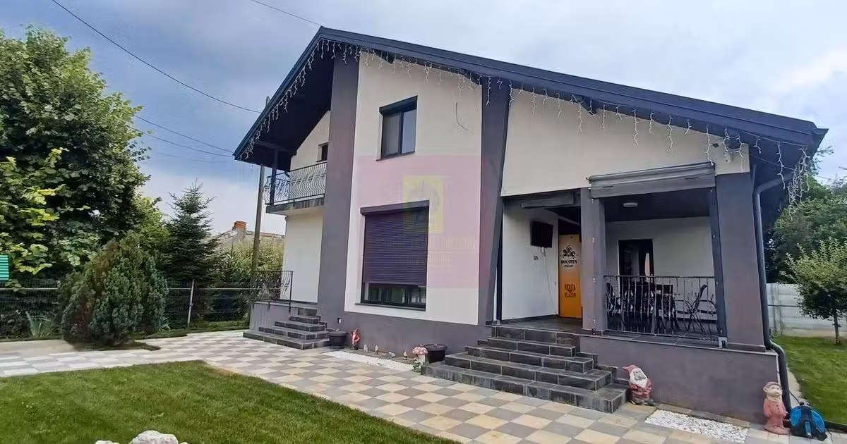 Casă individuală de vânzare cu 4 camere, mobilată în Săbăreni