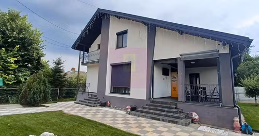 Casă Săbăreni