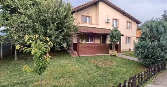 Casă Săbăreni