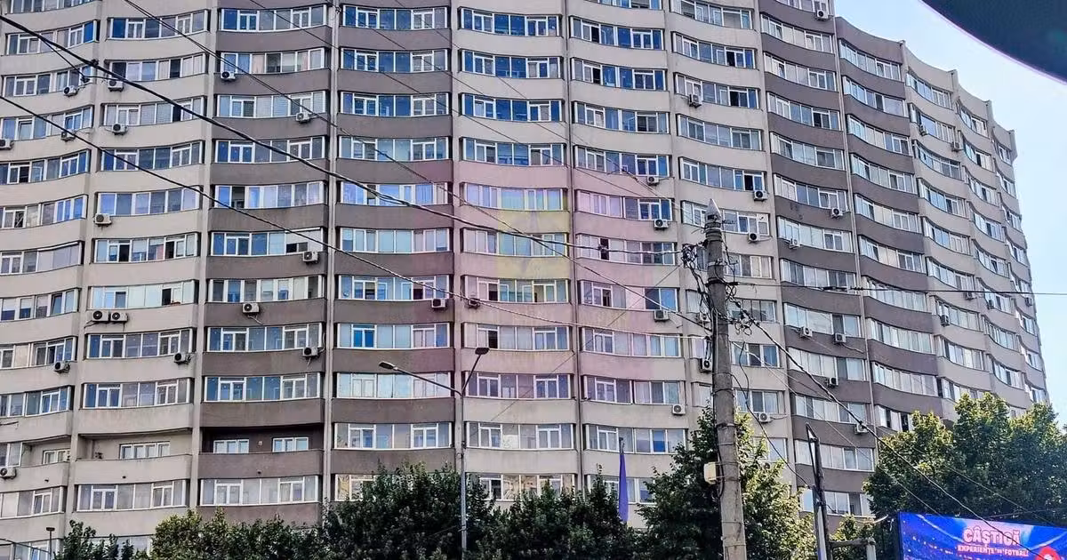 Apartament de vânzare cu 2 camere în zona Lujerului, Sector 6