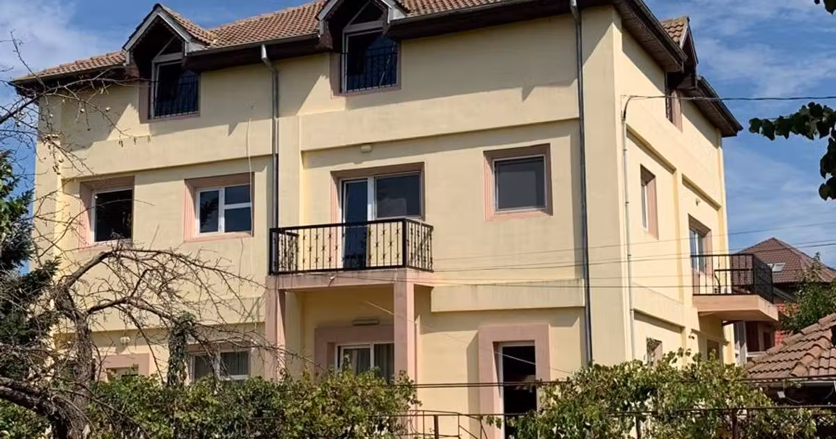 Casă de vânzare cu 14 camere în Cățelu