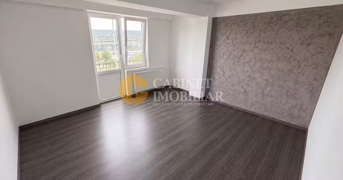 Apartament de vânzare cu 3 camere, mobilat în Valea Lupului