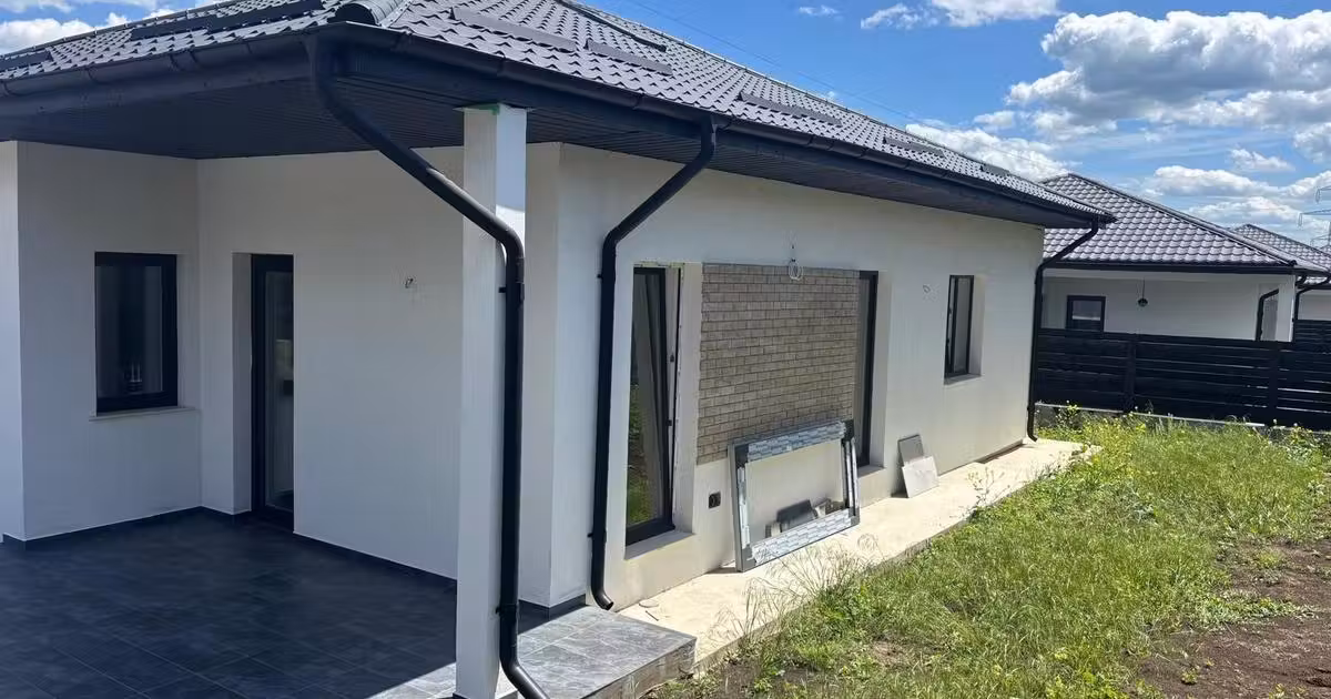 Casă individuală de vânzare cu 4 camere în Horpaz