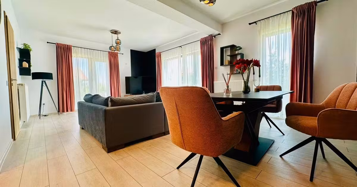 Duplex de vânzare cu 6 camere, mobilat în Otopeni